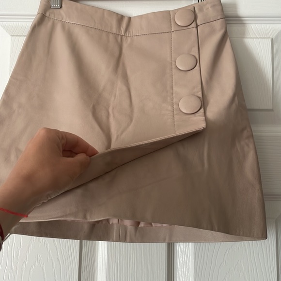 TopShop Leather Nude Skirt - Picture 2 of 6